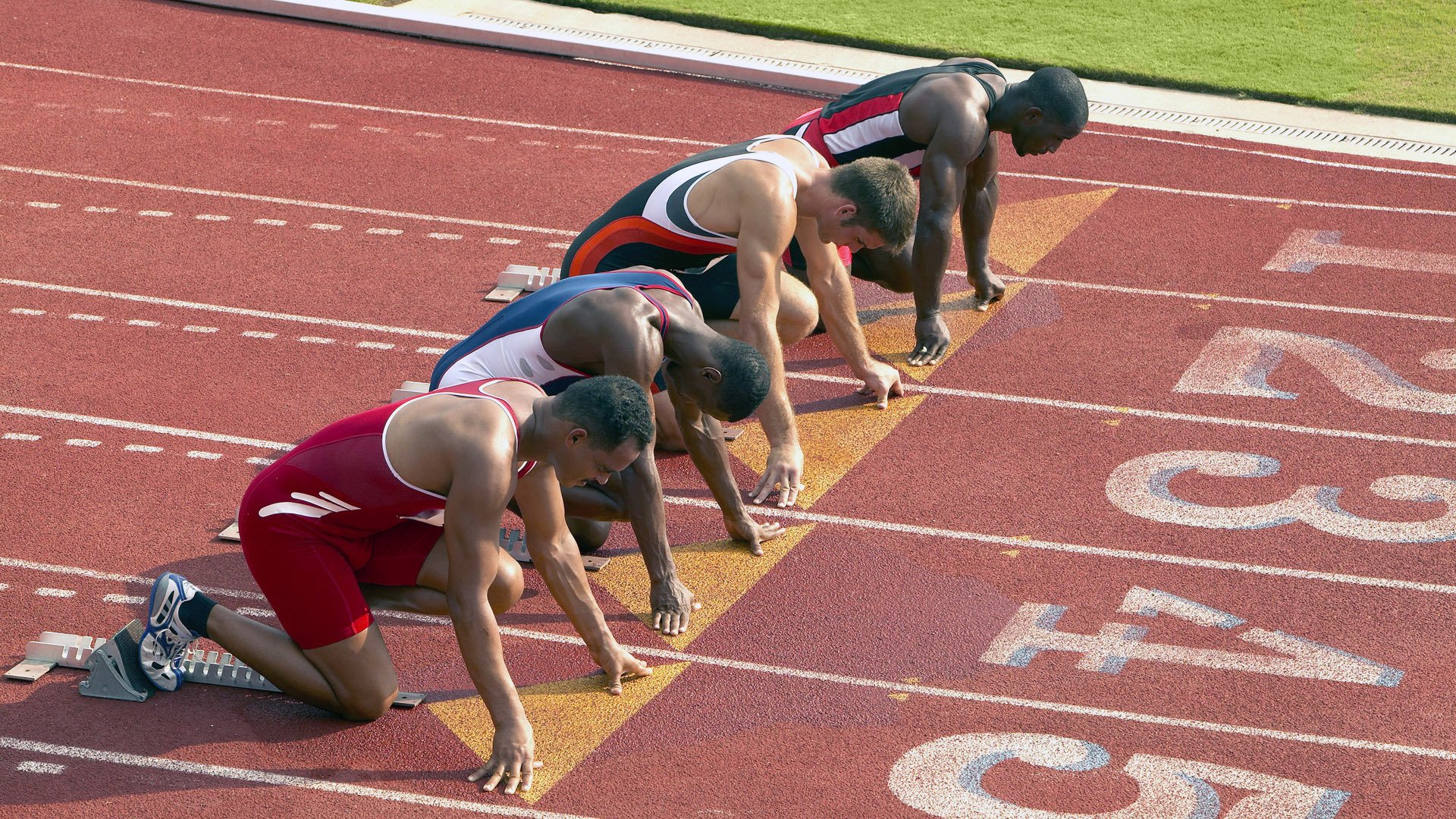 爱游戏线上-阿贾克斯全队为受伤对手围圈祈祷，绿茵场上这一幕超越胜负